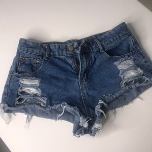 Short distressed jean shorts